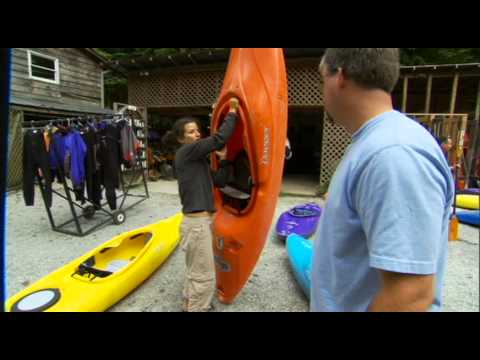 How to carry a kayak F