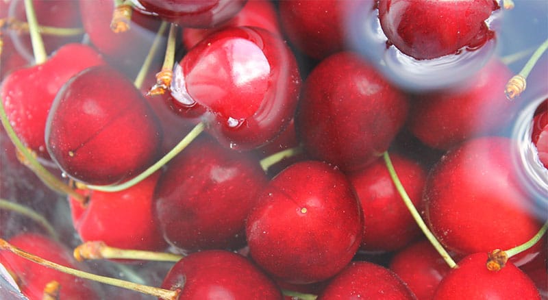 9 Benefits of Tart and Black Cherry Juice