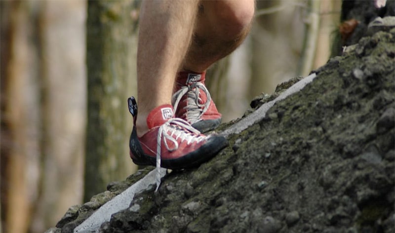 Bouldering For Beginners: Benefits And Tips To Get You Started 2 red rock climbing shoes