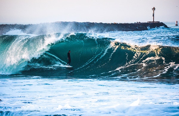6 Best Surf Spots In Southern California 1 surfer in california