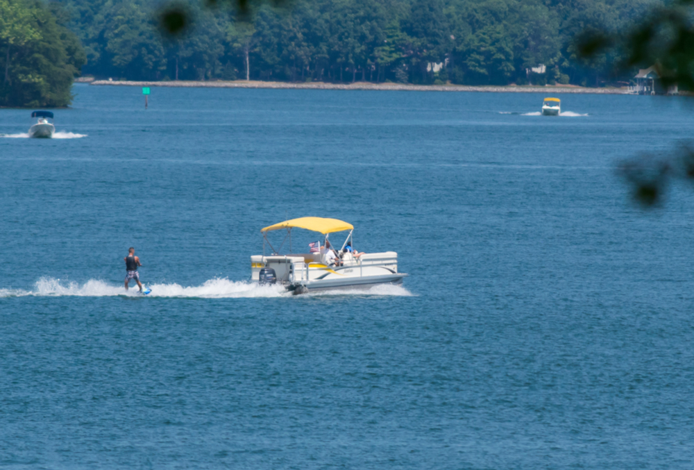 Are You Allowed To Ski Behind A Pontoon Boat? 1 Are You Allowed To Ski Behind A Pontoon Boat
