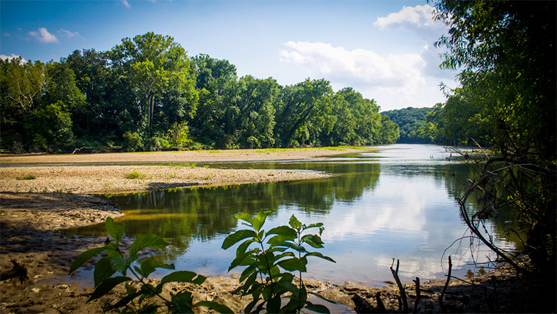Best Hikes Near St. Louis: Top Trails for Outdoor Enthusiasts 6 Meramec River