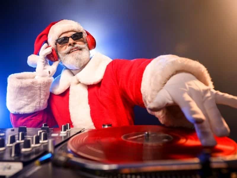 399+ Christmas Nicknames – Funny, Cool, Unique Christmas-Themed Names 2 christmas cool santa