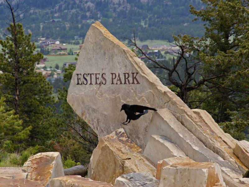 Best Hikes In Estes Park: Top Trails And Tips 1 estes park sign