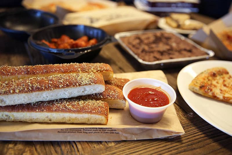 Can You Freeze Pizza Hut Pizza? 5 pizza hut breadsticks