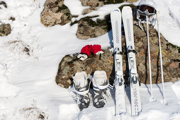 Beginner Tips: How To Dress For Skiing 7 ski equipment on snow