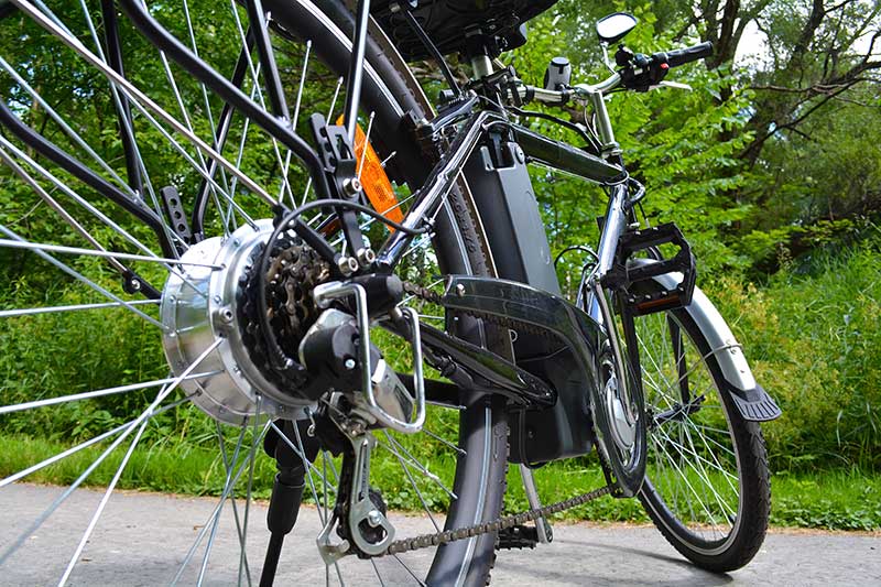 Electric Bike Battery Care & Maintenance Tips To Extend The Lifespan Of Your E-Battery 1 ebike in park